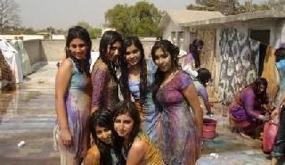 indian holi girls