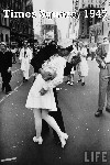 Times Square 1945 Love Pics